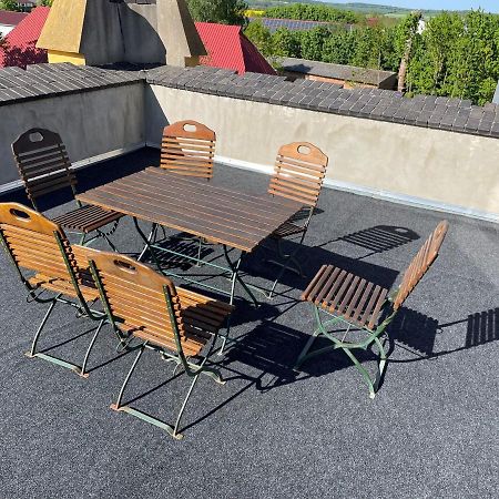 Schloss Lelkendorf Apartment Ulrichshusen Maisonette Fewo Mecklenburger Seenplatte Mit Dachterrasse Naehe Ostsee Exteriör bild